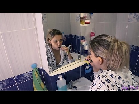 ❤️ Hack ma 'żgħażagħ fil-piġami truf orali cum fil-ħmar - letty iswed ❤ Vidjow tas-sess f'mt.pornplaybb.ru ❌️❤